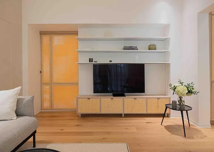 Ambassador * Amazing Garden & Flat * 2 Bdr * 120 Sqm 布加勒斯特