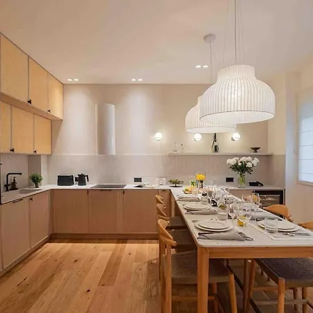 Ambassador * Amazing Garden & Flat * 2 Bdr * 120 Sqm Апартаменты *