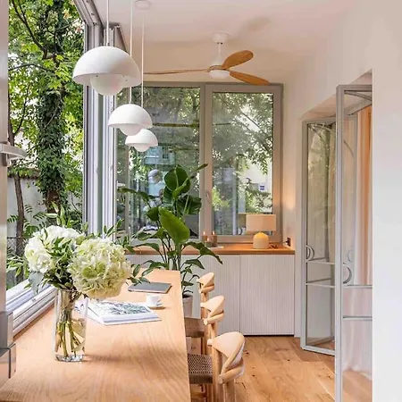 Ambassador * Amazing Garden & Flat * 2 Bdr * 120 Sqm *