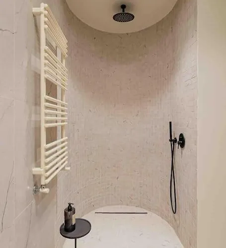 Апартаменти Ambassador * Amazing Garden & Flat * 2 Bdr * 120 Sqm