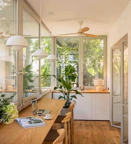 Ambassador * Amazing Garden & Flat * 2 Bdr * 120 Sqm Бухарест