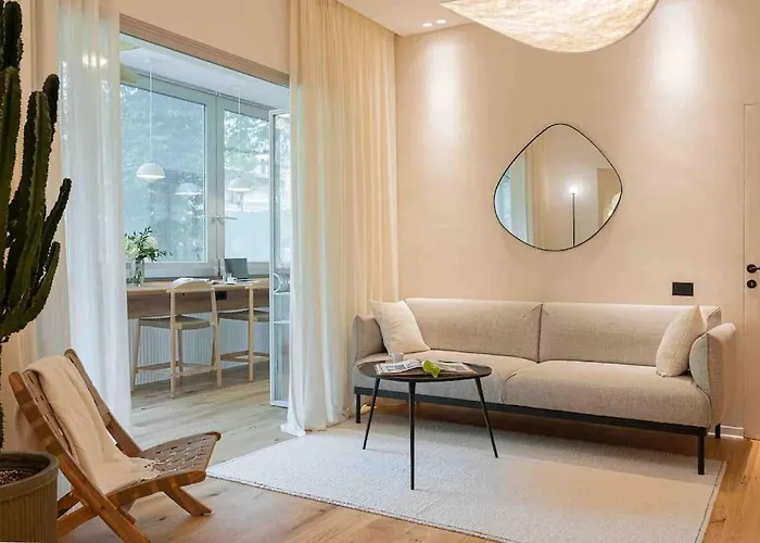 Апартаменти Ambassador * Amazing Garden & Flat * 2 Bdr * 120 Sqm Бухарест