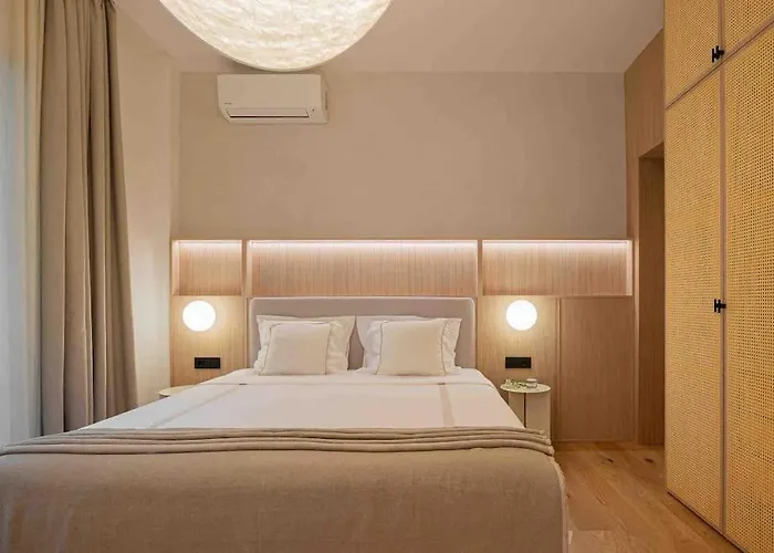 Ambassador * Amazing Garden & Flat * 2 Bdr * 120 Sqm Апартаменти *