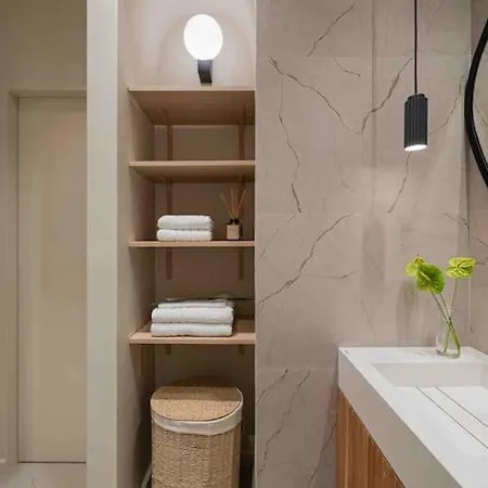 Ambassador * Amazing Garden & Flat * 2 Bdr * 120 Sqm * 布加勒斯特