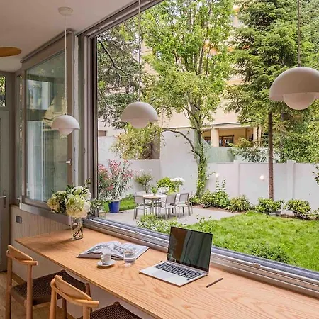 Ambassador * Amazing Garden & Flat * 2 Bdr * 120 Sqm Апартаменти