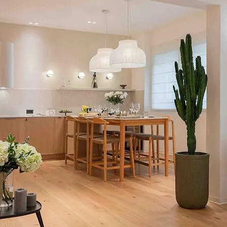 公寓 Ambassador * Amazing Garden & Flat * 2 Bdr * 120 Sqm 布加勒斯特