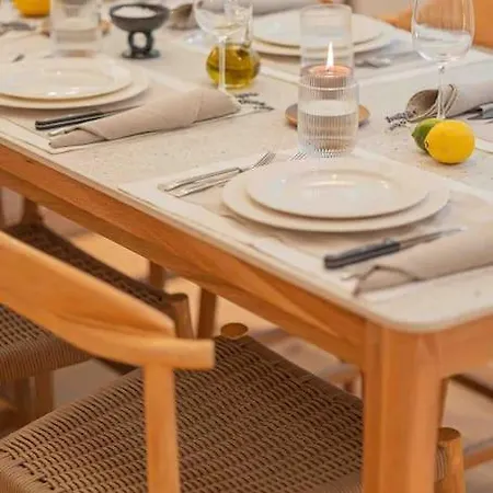 Ambassador * Amazing Garden & Flat * 2 Bdr * 120 Sqm *