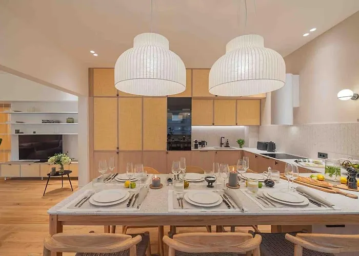 Ambassador * Amazing Garden & Flat * 2 Bdr * 120 Sqm