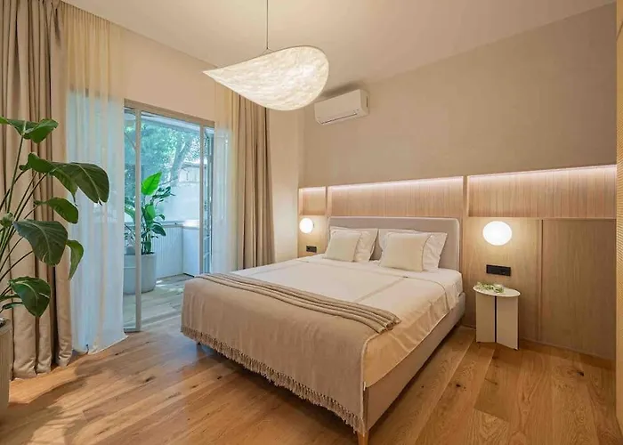 Ambassador * Amazing Garden & Flat * 2 Bdr * 120 Sqm *