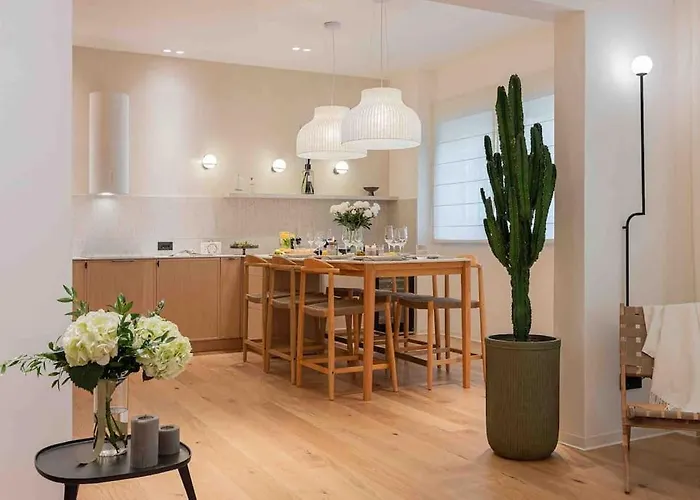 Apartament Ambassador * Amazing Garden & Flat * 2 Bdr * 120 Sqm Bucureşti