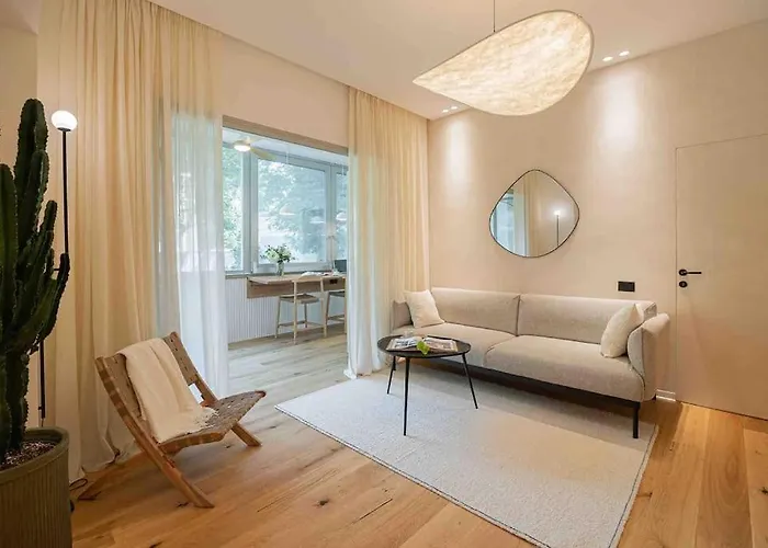 Ambassador * Amazing Garden & Flat * 2 Bdr * 120 Sqm Apartman *