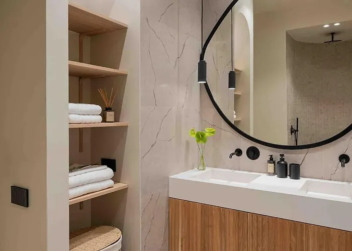 Ambassador * Amazing Garden & Flat * 2 Bdr * 120 Sqm Apartman Bukarest