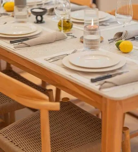 Ambassador * Amazing Garden & Flat * 2 Bdr * 120 Sqm *