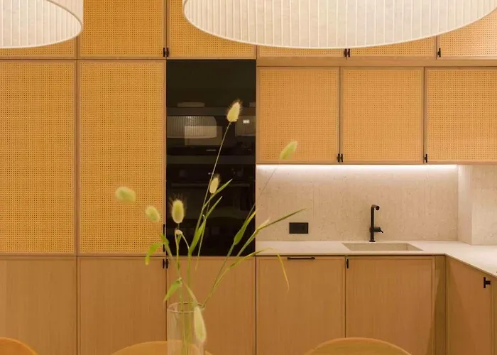 Apartman Ambassador * Amazing Garden & Flat * 2 Bdr * 120 Sqm