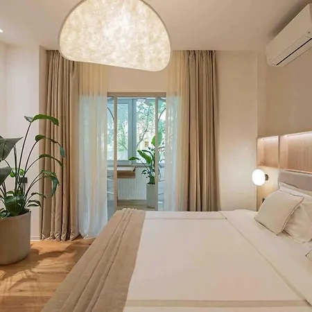 Διαμέρισμα Ambassador * Amazing Garden & Flat * 2 Bdr * 120 Sqm *