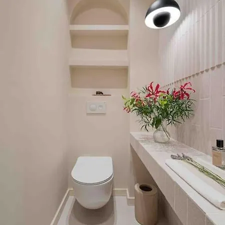 Ambassador * Amazing Garden & Flat * 2 Bdr * 120 Sqm Апартаменти