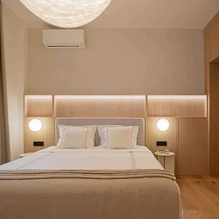 Ambassador * Amazing Garden & Flat * 2 Bdr * 120 Sqm Апартаменти *