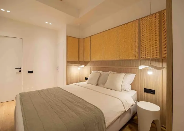 Ambassador * Amazing Garden & Flat * 2 Bdr * 120 Sqm Βουκουρέστι