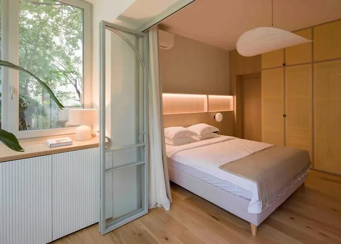 Διαμέρισμα Ambassador * Amazing Garden & Flat * 2 Bdr * 120 Sqm *