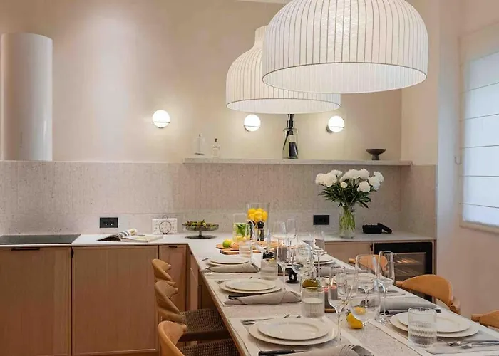 Διαμέρισμα Ambassador * Amazing Garden & Flat * 2 Bdr * 120 Sqm